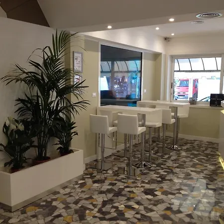 Roma Hotel 3*